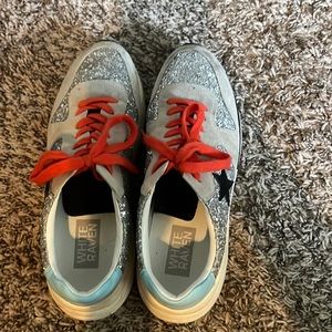 Vici Dolls tennis shoe!